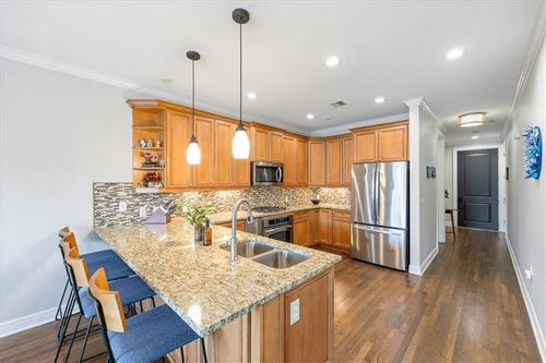 203a-10511 Mission Rd, Leawood, KS, 66206-2702 | Card Image
