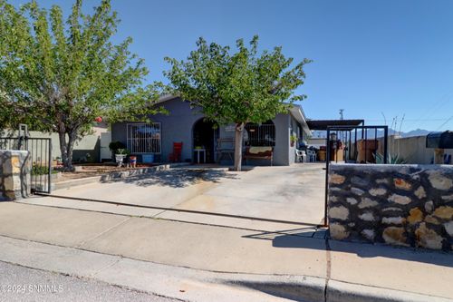 235 Cottonwood Street, Las Cruces, NM, 88001 | Card Image