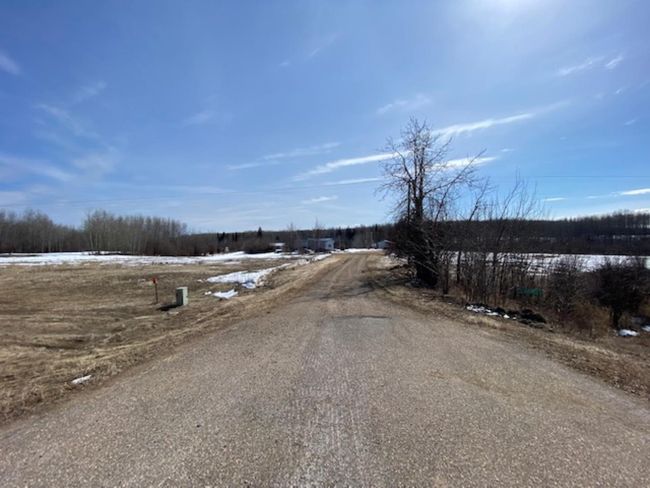 11025 Highway 35, House detached with 3 bedrooms, 1 bathrooms and 8 parking in Keg River AB | Image 45