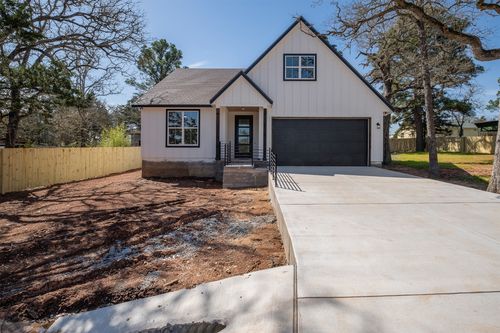 113 Eaglenest Ct, Smithville, TX, 78957-5322 | Card Image