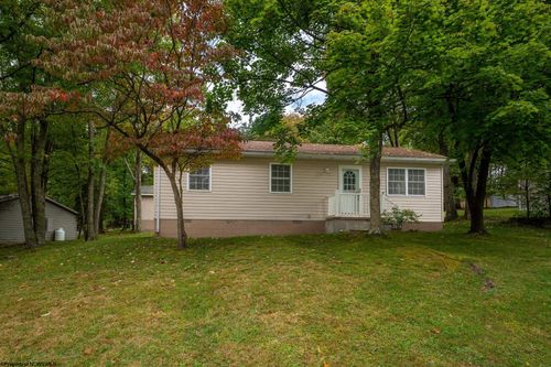 7 Buxton Ln, Morgantown, WV, 26508-8937 | Card Image