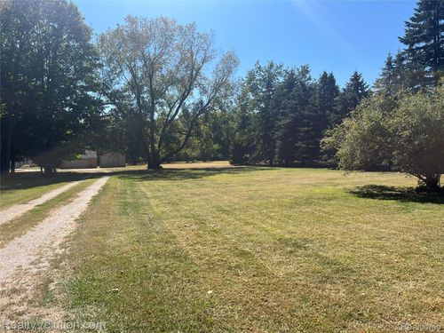 14750 Reid Rd, Bruce Twp, MI, 48065-2112 | Card Image