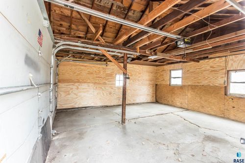 613 S Garfield Ave, Sioux Falls, SD, 57104-3824 | Card Image