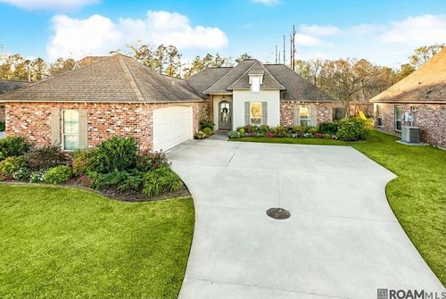 11999 Old Canal Rd, Greenwell Springs, LA, 70739-4976 | Card Image