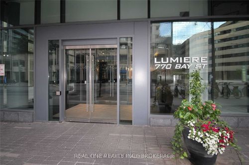 2202-770 Bay St, Toronto, ON, M5G0A6 | Card Image