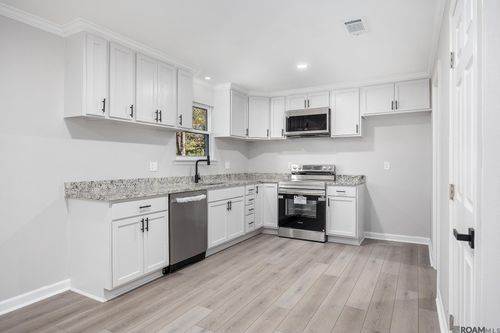 15243 Jester Ave, Baton Rouge, LA, 70816-1323 | Card Image