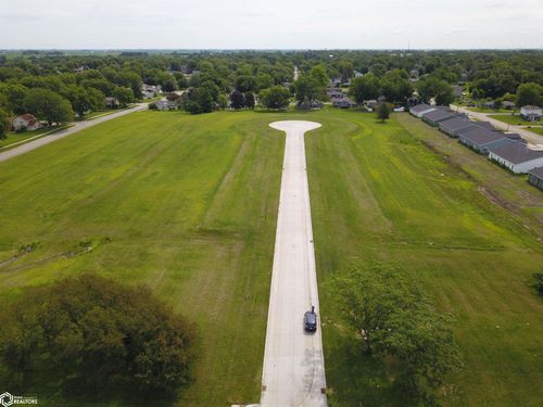 104 13th Ave, Grinnell, IA, 50112 | Card Image