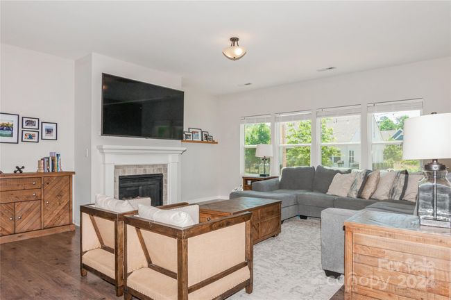 Living Room | Image 16
