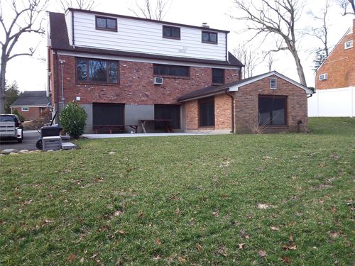 11 Tasman Ln, Huntingtn Sta, NY, 11746-1123 | Card Image