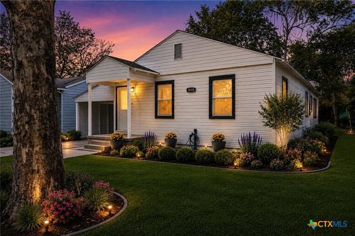 1610 E Rosebud Ave, Victoria, TX, 77901-4283 | Card Image