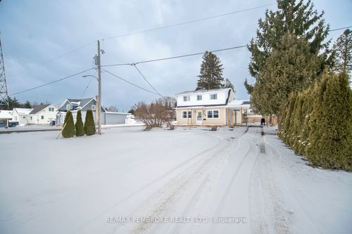 660 Bruham Ave, Pembroke, ON, K8A5A1 | Card Image