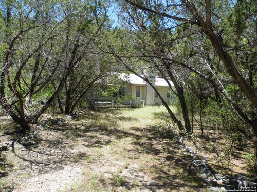 804 Bluff Creek Rd, Leakey, TX, 78873 | Card Image