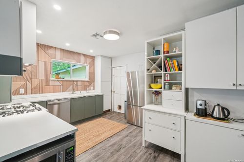 12702 Middle Ln, San Antonio, TX, 78217-1918 | Card Image