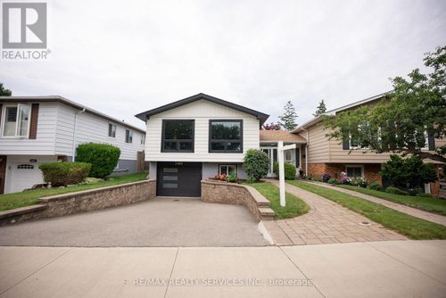 3469 Caplan Cres, Burlington, ON, L7N2P9 | Card Image