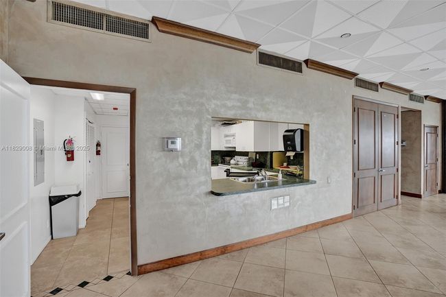 APT-403 - 1340 Ocean Blvd, Condo with 2 bedrooms, 2 bathrooms and null parking in Pompano Beach FL | Image 69