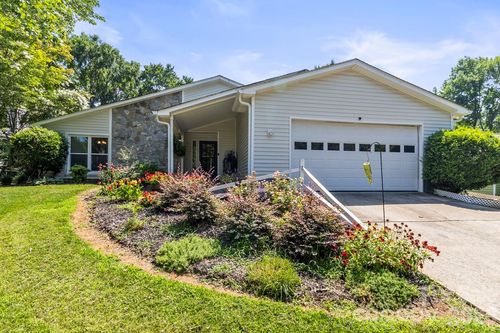 6325 Ellesmere Ct, Mint Hill, NC, 28227-0408 | Card Image