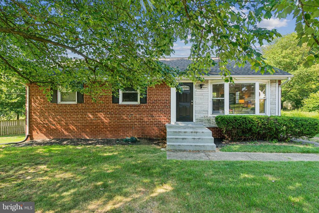 Shady Glen Dr, Capitol Heights, MD 20743