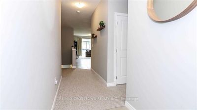 977 Wright Dr, Home with 2 bedrooms, 3 bathrooms and 3 parking in Midland ON | Image 3