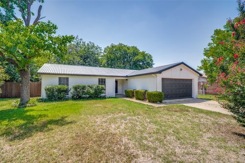 1907 Armstrong St, Cleburne, TX, 76033-7425 | Card Image