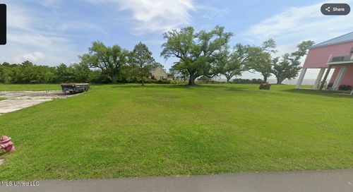 108 Market St, Waveland, MS, 39576-3831 | Card Image