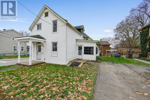 {{alt}} | Card Image