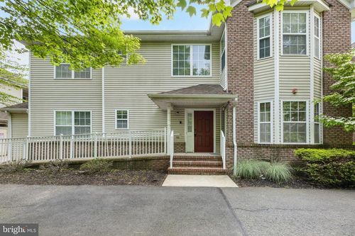 107 Forest Dr, Piscataway, NJ, 08854-2275 | Card Image