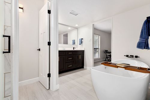 c-2101 Park Willow Ln, Arlington, TX, 76011-3246 | Card Image