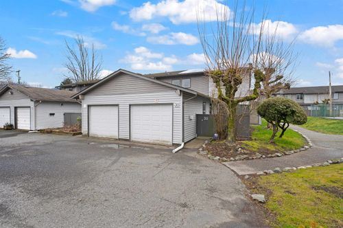 30-46689 1st Ave, Chilliwack, BC, V2P1X5 | Card Image