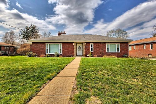 1532 California Ave, White Oak, PA, 15131-2102 | Card Image