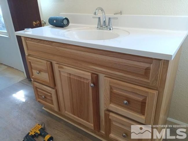 574 D St, House other with 5 bedrooms, 2 bathrooms and 2 parking in Hawthorne NV | Image 11