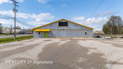 2807 S Huron Rd, Kawkawlin, MI, 48631-9142 | Card Image