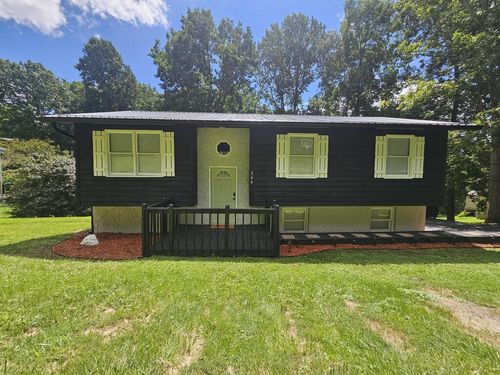 366 Oak Grove Way, Bluefield, VA, 24605 | Card Image