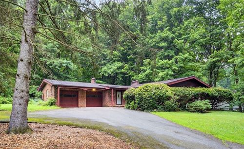 115 Lakeview Ln, Chagrin Falls, OH, 44022-4229 | Card Image