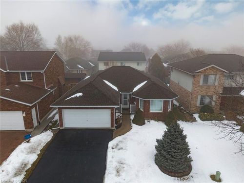 11 Falls Cres, Simcoe, ON, N3Y5K5 | Card Image