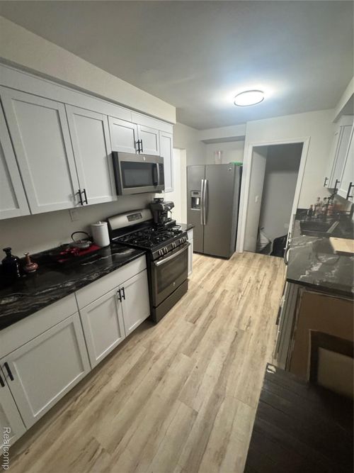 6512 Southfield Road, Detroit, MI, 48228 | Card Image