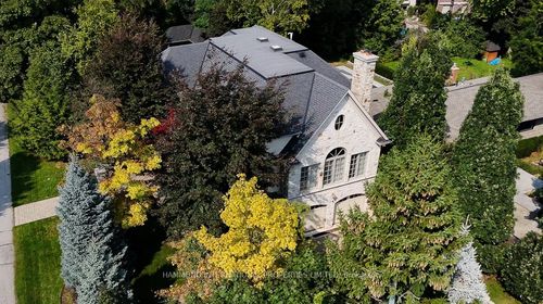 1 Ridgecross Rd, Etobicoke, ON, M9A3Z3 | Card Image