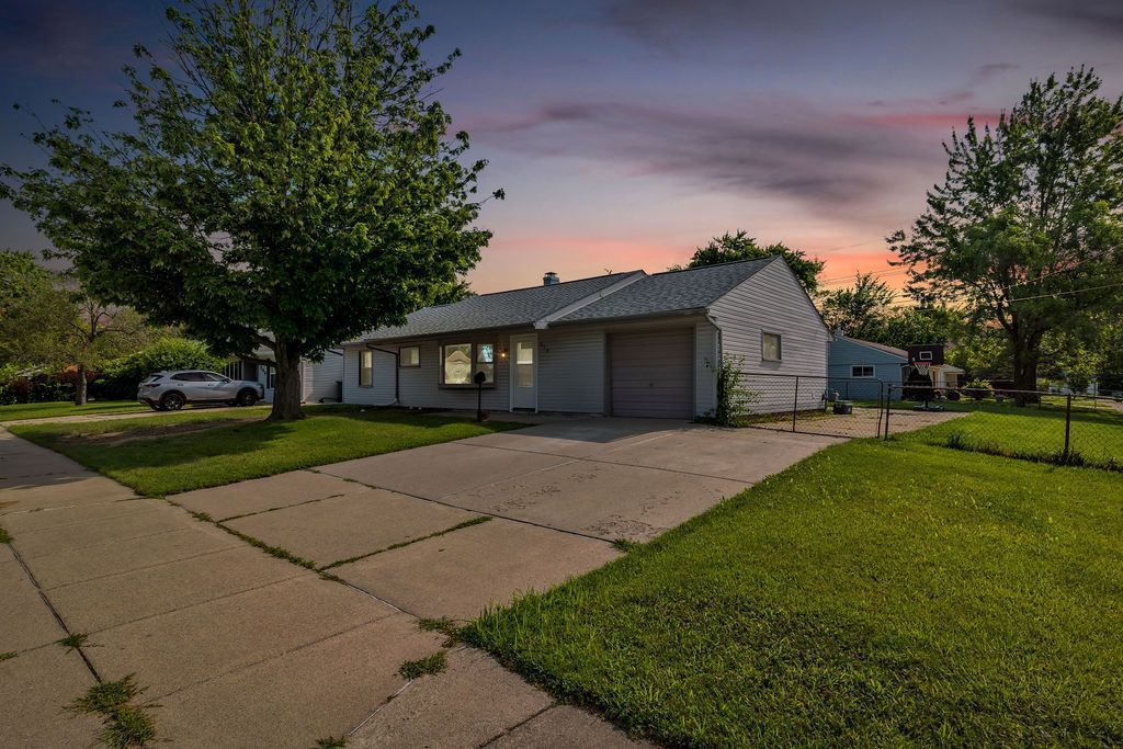 Brandt St, Garden City, MI 48135