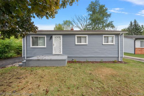 21986 Wellington Ave, Warren, MI, 48089-5467 | Card Image
