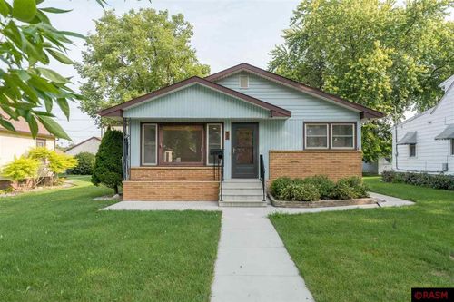 220 Belle Ave, Mankato, MN, 56001-6120 | Card Image