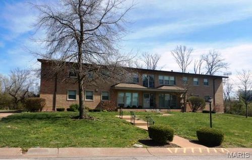 apt-201-4 Delcrest Ct, Saint Louis, MO, 63124-2135 | Card Image