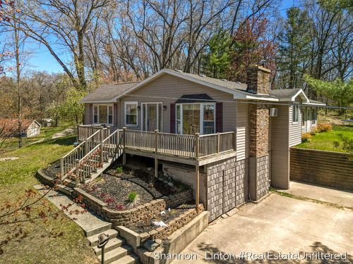 12088 N Lake St, Bitely, MI, 49309-9406 | Card Image
