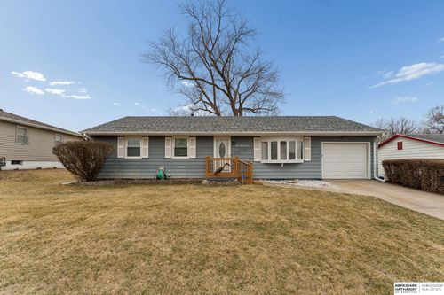 1227 Sunset Dr, Bellevue, NE, 68005-3631 | Card Image