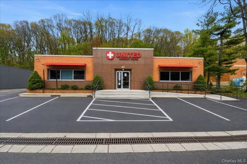 860 Central Park Ave, Scarsdale, NY, 10583-2541 | Card Image