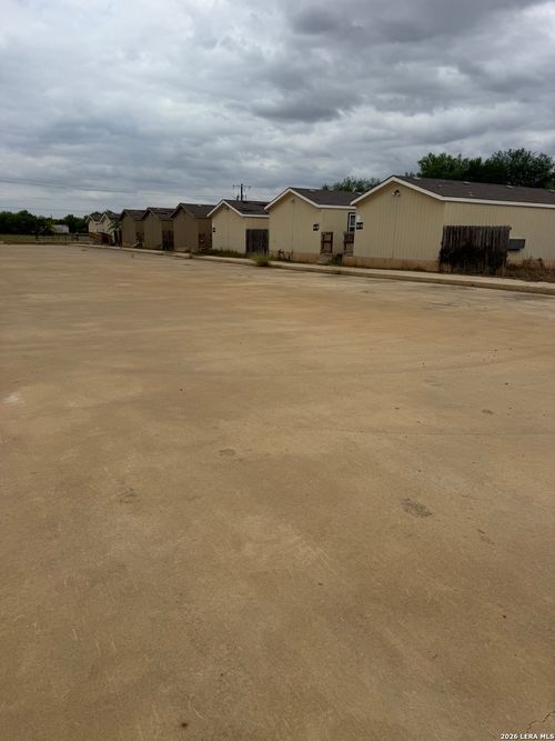 1100 County Road 4600, Dilley, TX, 78017-4412 | Card Image