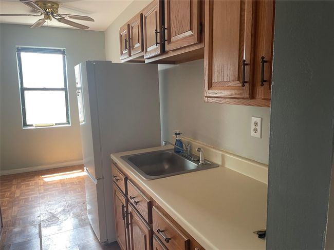 eat in kitchen | Image 7
