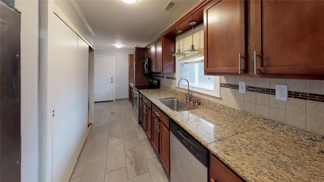 2415 E Hammond Lake Dr, House other with 5 bedrooms, 2 bathrooms and null parking in Bloomfield Hills MI | Image 6