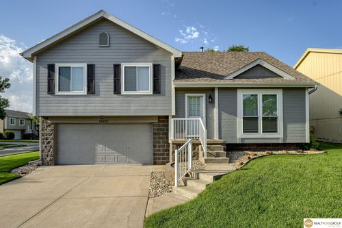18653 Borman St, Omaha, NE, 68135-4173 | Card Image