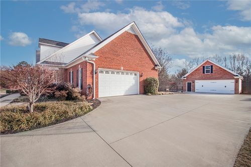 111 Hunting Mdw, Williamston, SC, 29697-9154 | Card Image