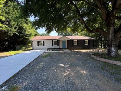 1203 Greenwich Road, House other with 3 bedrooms, 2 bathrooms and null parking in Reidsville NC | Image 2