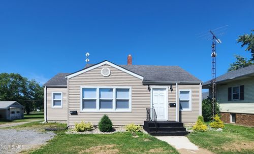 415 E Liberty Street, Leipsic, OH, 45856 | Card Image